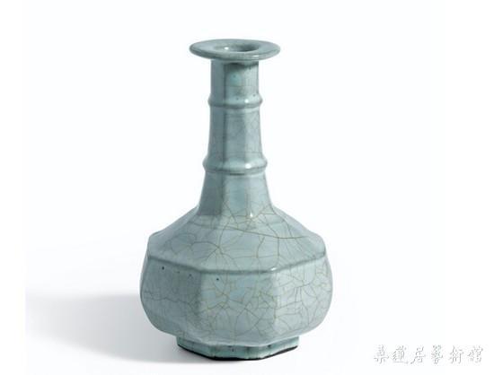 官窑花瓶，南宋（1127-1279）图片 courtesy Sotheby's