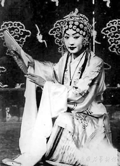 1940年代张充和昆曲扮相。.jpg