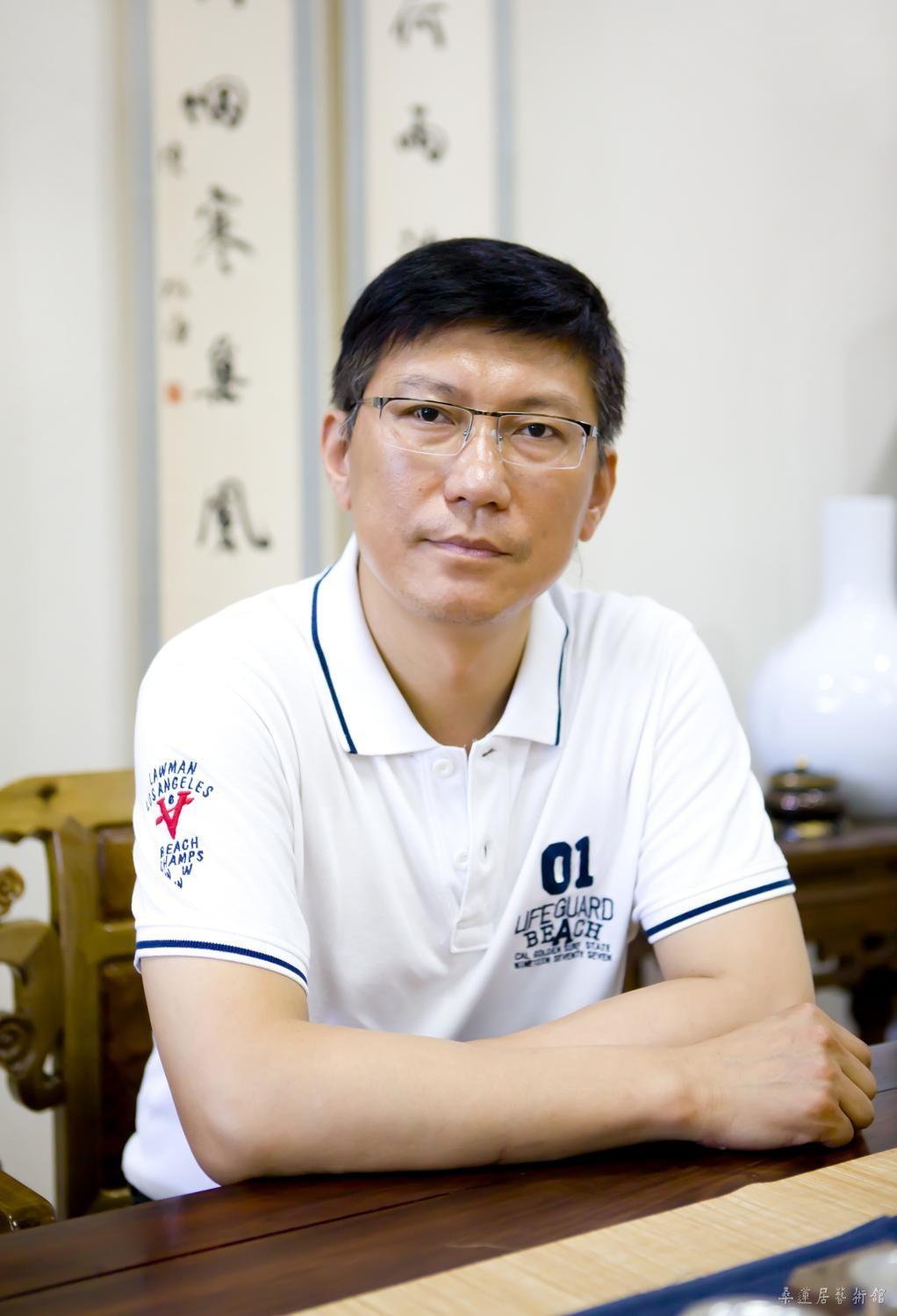 施育煌像