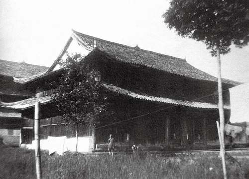 峨眉大佛寺是当年的文物仓库