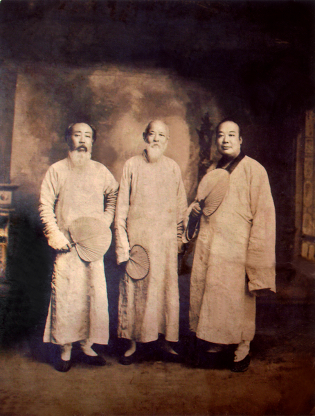 曾熙、李瑞清等三人合影照