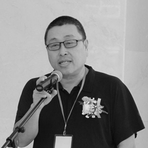 杨小彦（方） 缩图