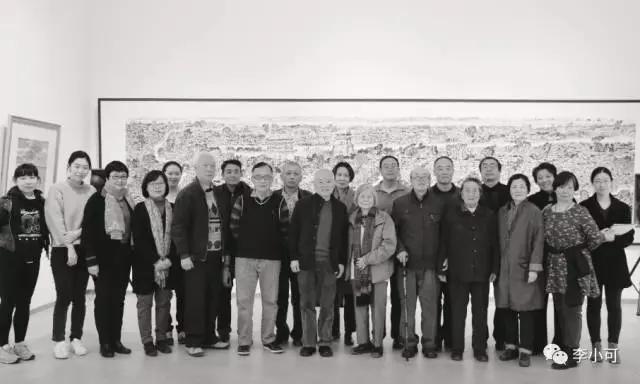 2016年3月23日，为筹备“大雅宝胡同甲2号”展览，部分大雅宝家属聚集在李可染艺术基金会 （左起：范丽颖、凌漠、常朴石、韦红燕、赵密、祝重寿、张大伟、张郎郎、陈阿丁、李小可、董一沙、孙美兰、陈明、陈伟生、王路、徐领香、陈智勇、周容、刘莹、常柱石、王小丽）