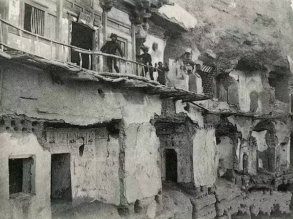 1907年时的莫高窟