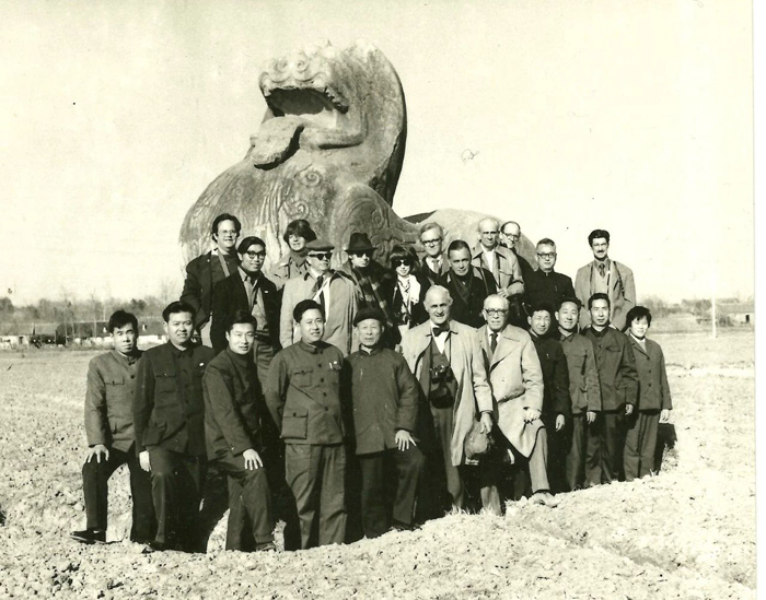 1973年，美国考古学者代表团合照，图片来源：中国美术学院高居翰数字图书馆 缩图